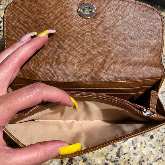 Vintage Coach Wallet w/ Twist Lock - Picture 8 of 8